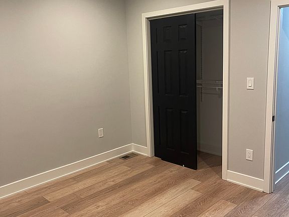 4th image of 2419 E Huntingdon St