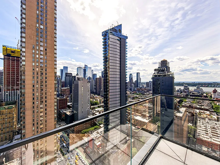 250 W 49th St #12703 — Photo 17