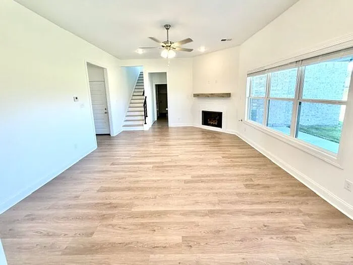 Building Photo - 7455 Newbury Dr
