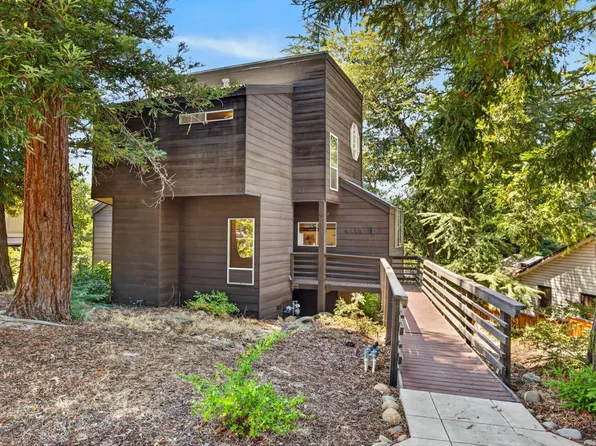 4520 S Land Park Dr, Sacramento, CA 95822