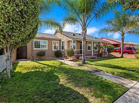 3rd image of 9878 Rosecrans Ave