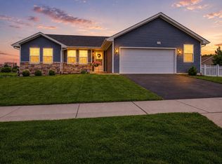 2215 Red Barn Ln, Beloit, WI 53511