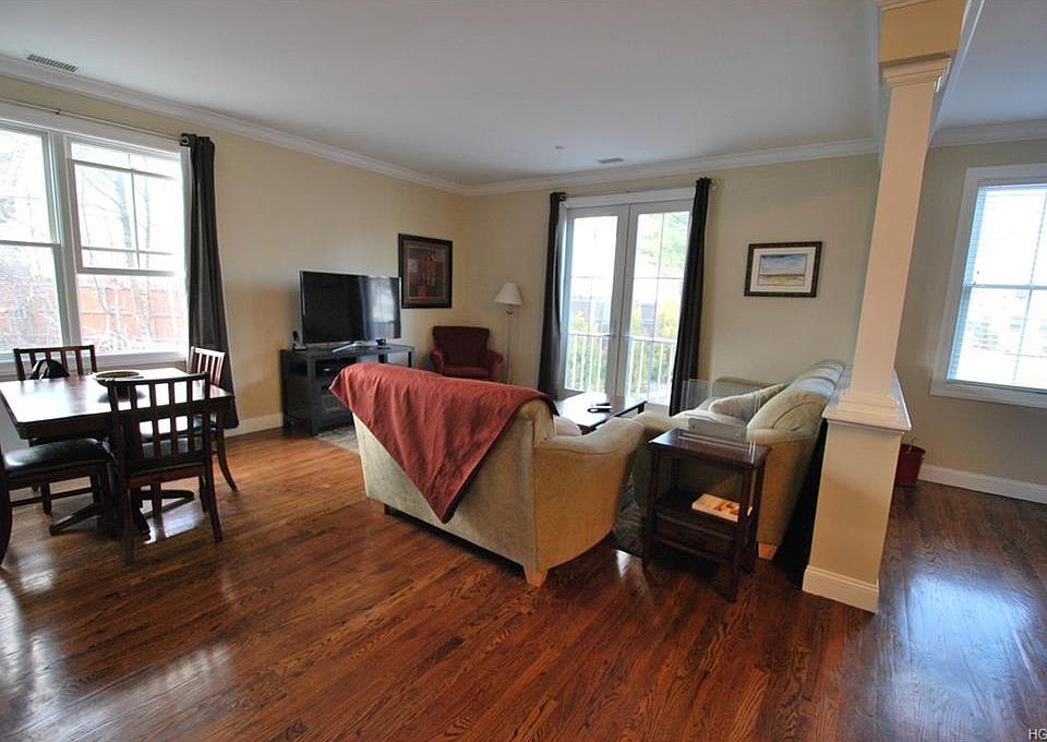 1st image of 33 Glenmare Mews #33