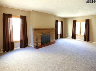 15615 Fernway Dr, Maple Heights, OH 44137