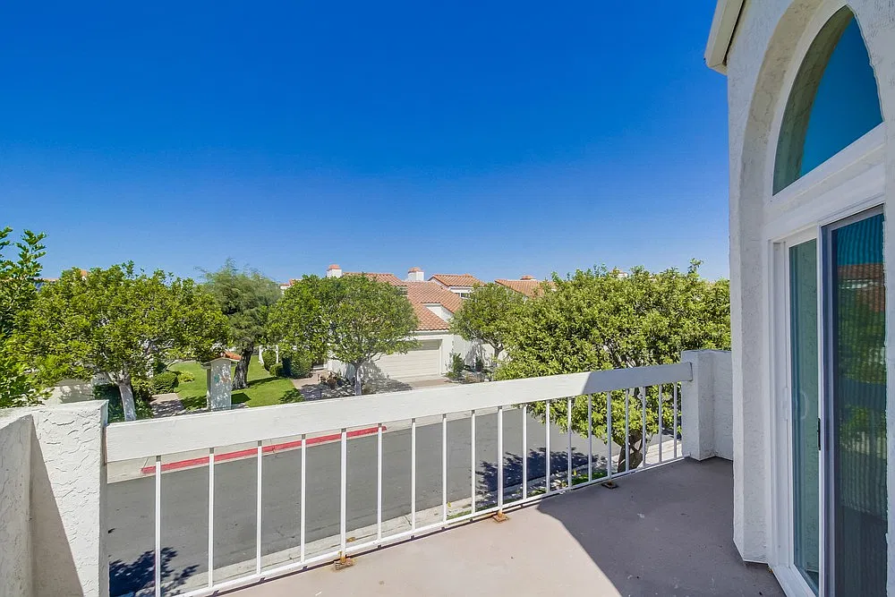 2 bed, 1874 sqft, $3,995 — Photo 4