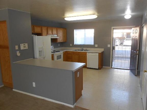 5th image of 18239 N 40th St Unit 105