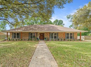 5920 Forsythia Ave, Baton Rouge, LA 70808