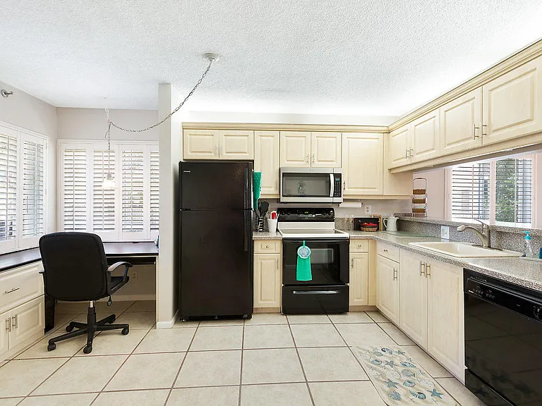 275 Palm Ave #A201 — Photo 11