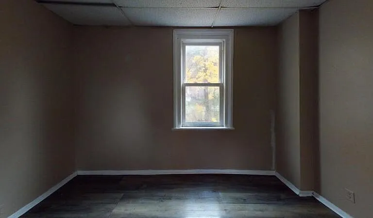 10 Locust St — Photo 5