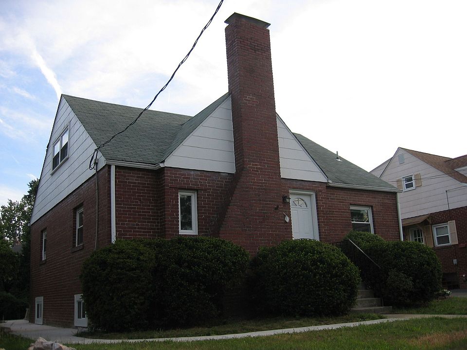 1st image of 528 N George Mason Dr