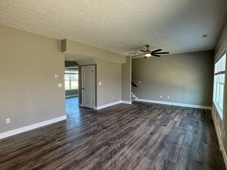 2509 Yeoman Ln — Photo 8