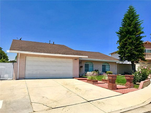 3rd image of 3017 Helen Ln