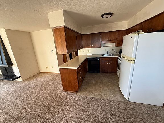 4th image of 204 W 4th St #1