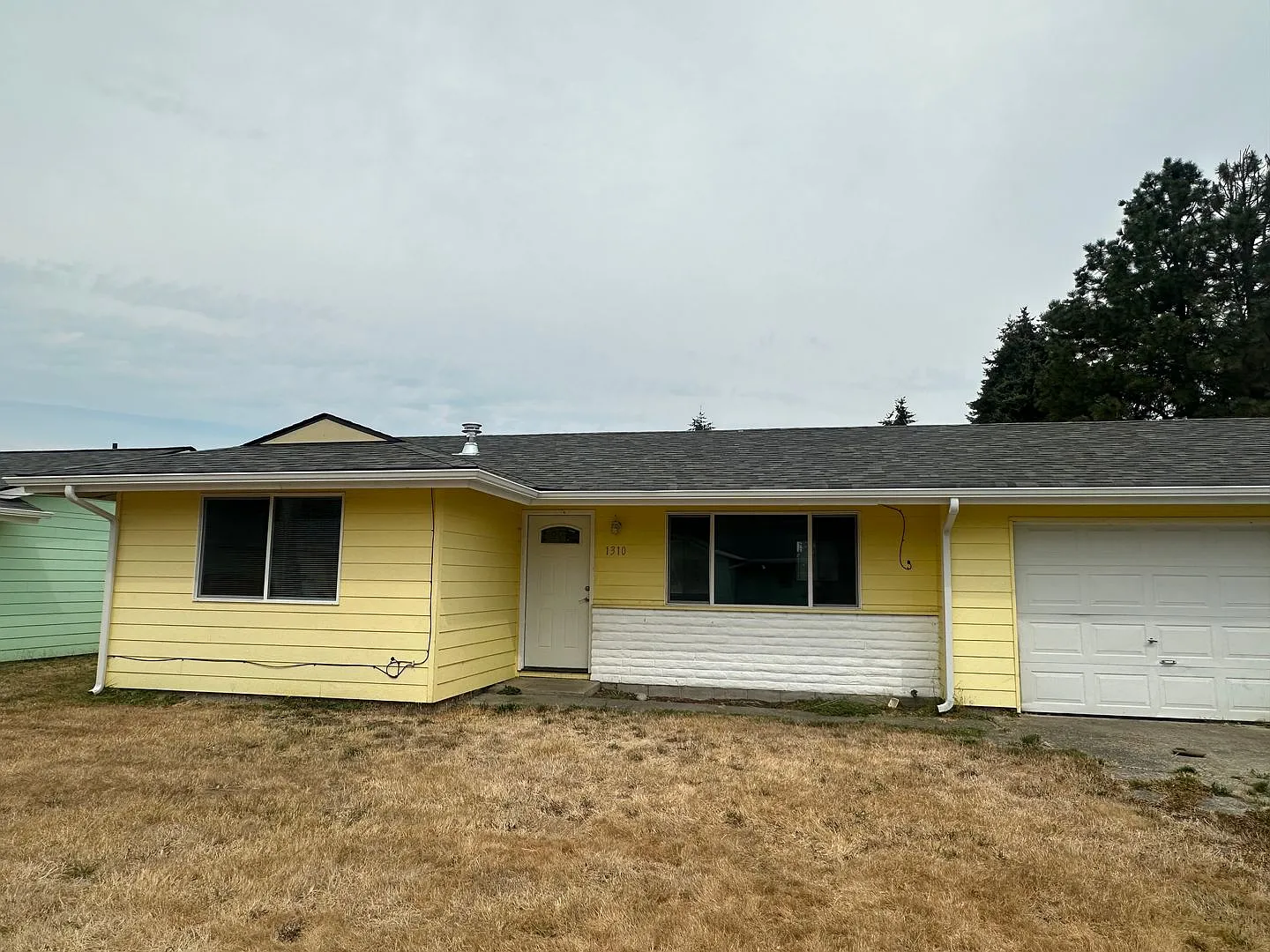 2-Bedroom Duplex with Garage Close to JBLM & Olympia — Photo 1