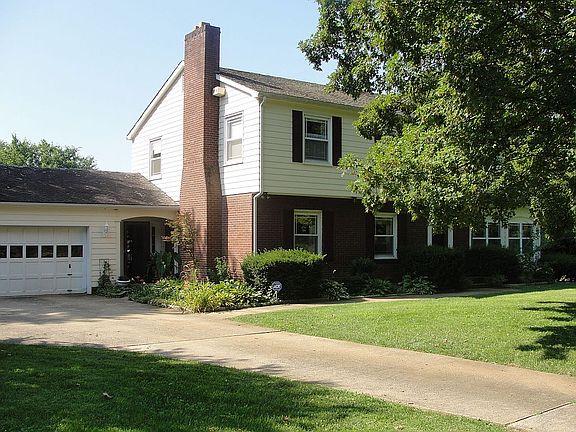3rd image of 2810 Gibbs Dr