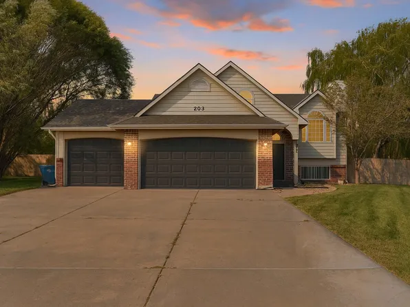 206 E Fieldstone Ct, Derby, KS 67037