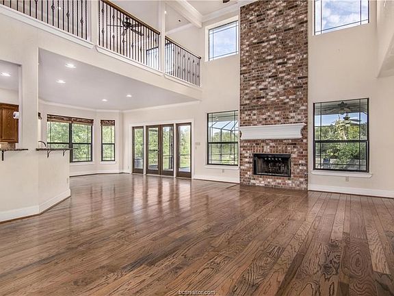 Great room, with the ceiling measuring 18 feet high.