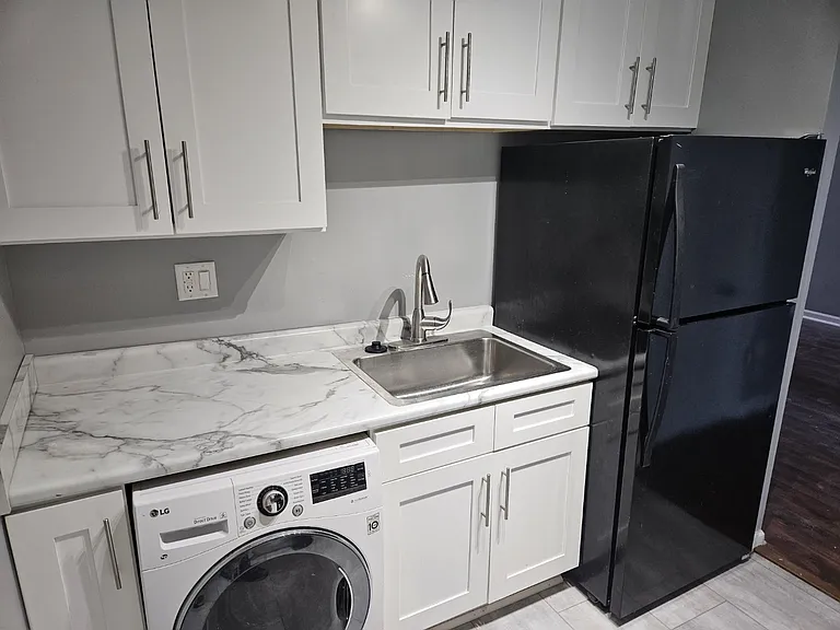 3556 Shenandoah Ave #301 — Photo 3