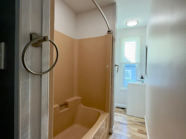 37 Abbott St — Photo 10