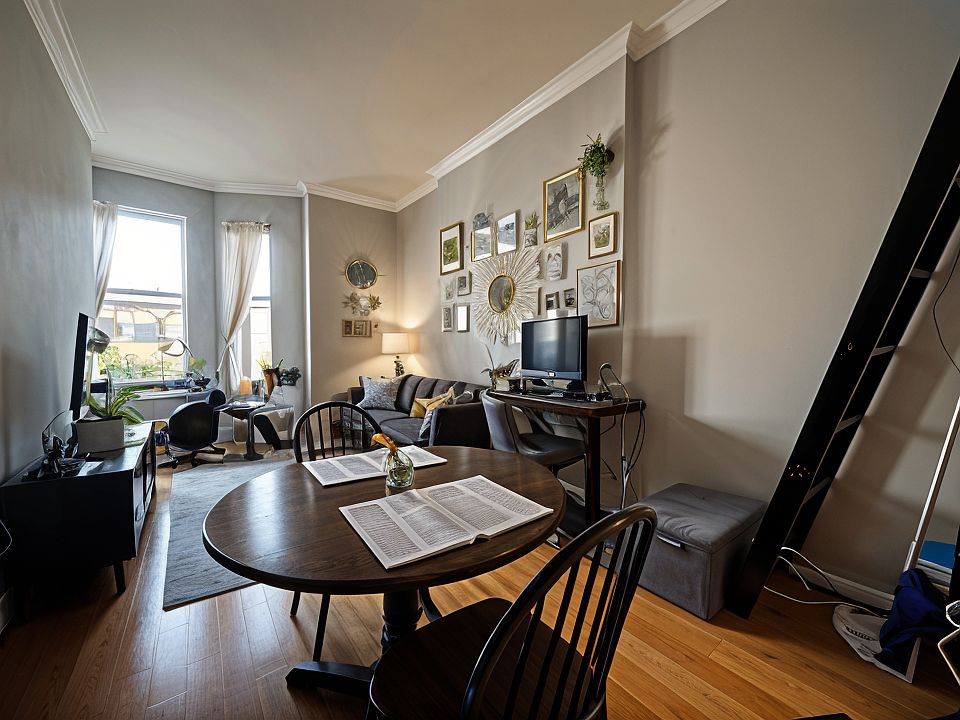 2nd image of 106 W 76th St APT 2A