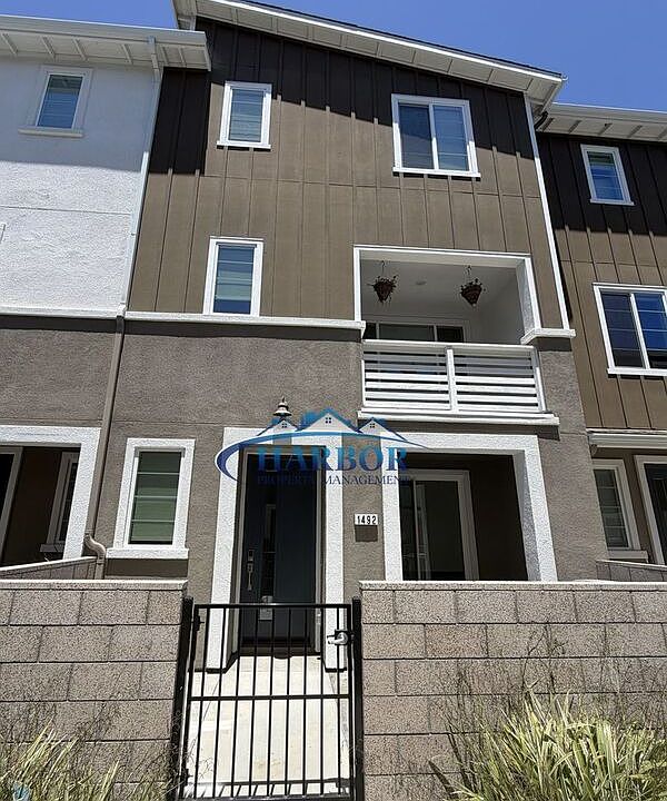 1st image of 1492 W Sunrise Ln