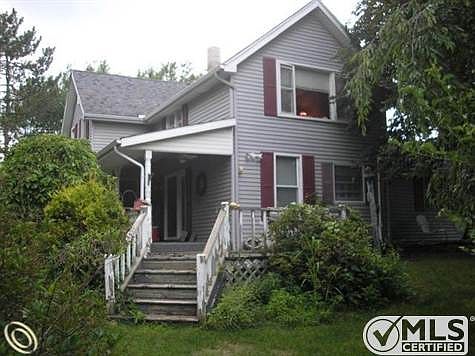 872 view of side porch.jpg