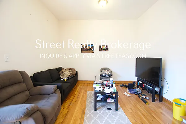 Rented by Street Realty Brokerage LLC | media 31