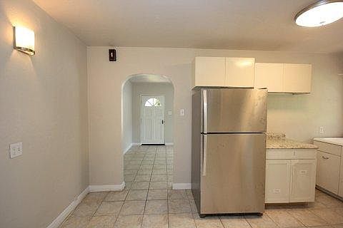 2nd image of 2014 Grant St #1