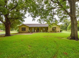 311 Wagon Wheel Trl, Angleton, TX 77515