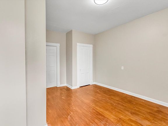 5th image of 3820 Wisconsin Ave #1