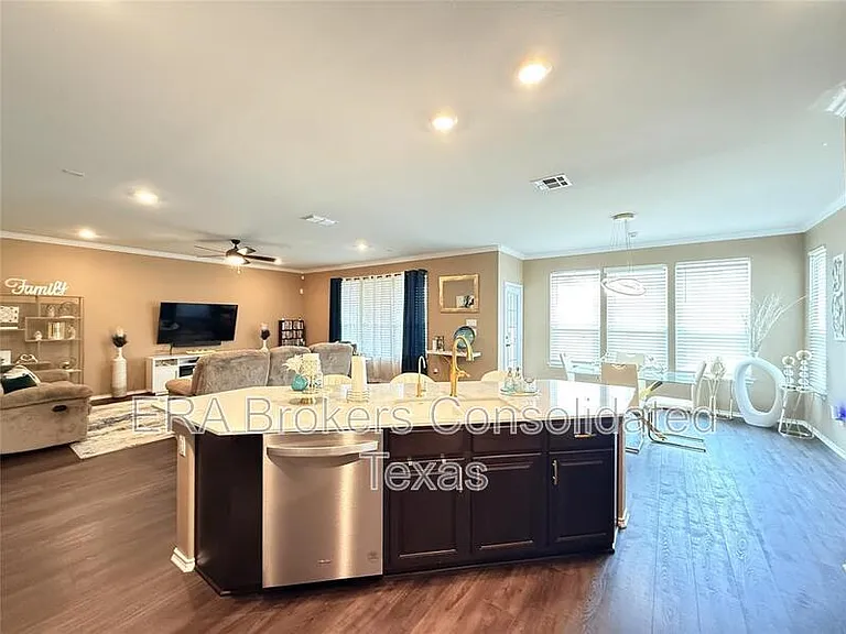 4644 Padula Dr — Photo 13