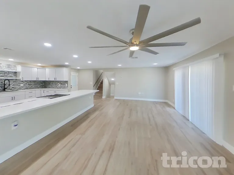 4820 W Hayward Ave — Photo 3