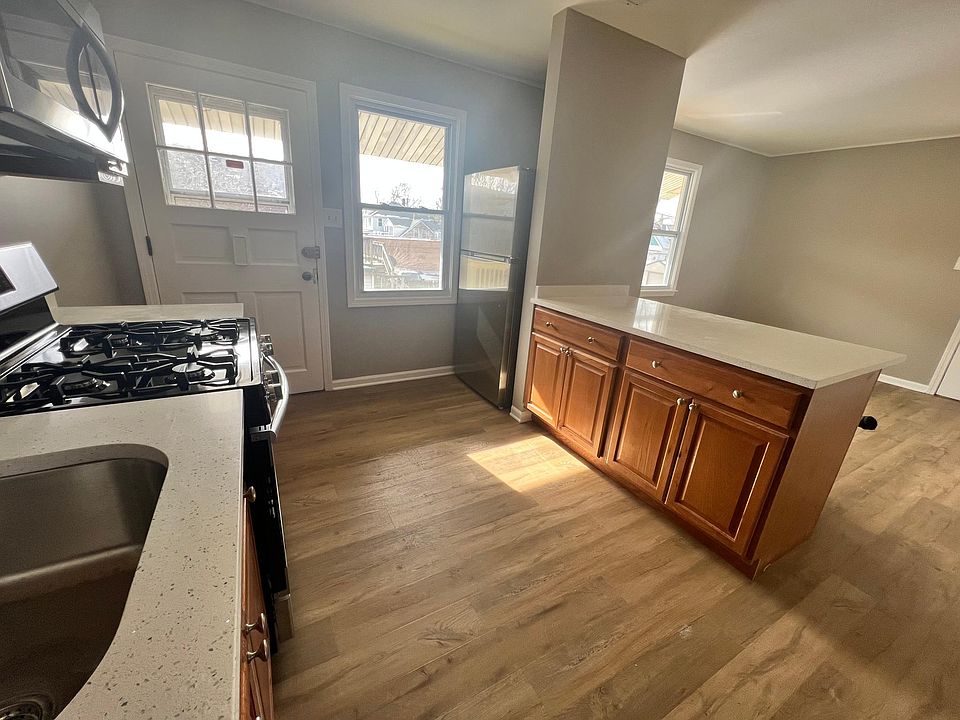 1st image of 134 N Cass Ave #2B