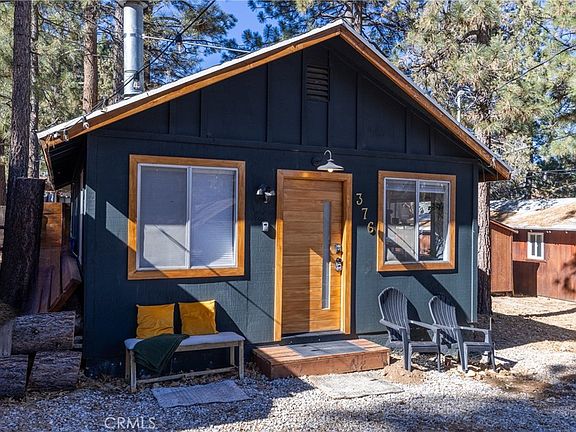 4th image of 376 Riverside Ave