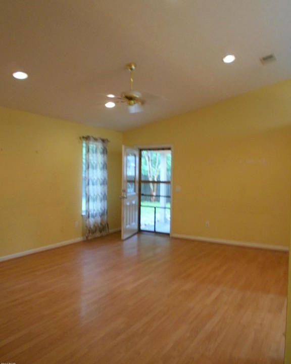 2nd image of 1118 Texas Ave