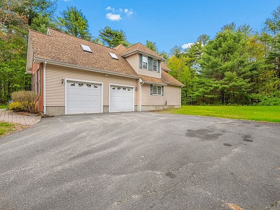 3rd image of 113 Greenwich Plains Rd