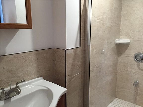 5th image of 44 Eldridge St APT 16
