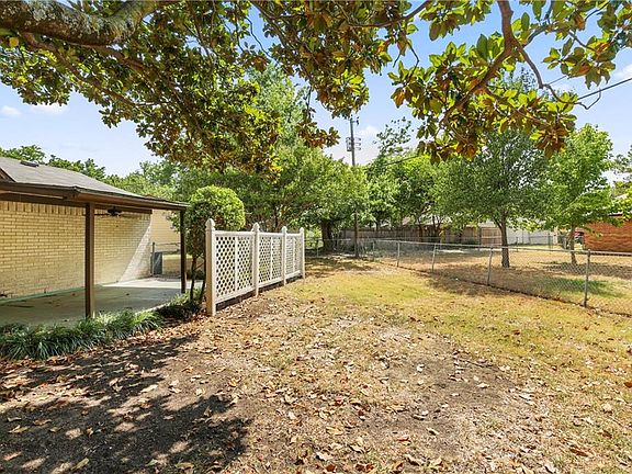 5th image of 309 Jasmine Ct
