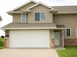 8200 Old Highway Rd, Dubuque, IA 52002