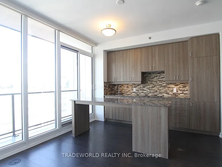 426 University Ave #2810 — Photo 6