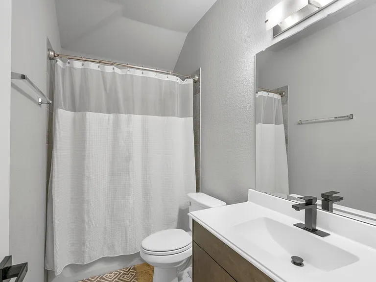 817 Cloverwood Dr — Photo 18