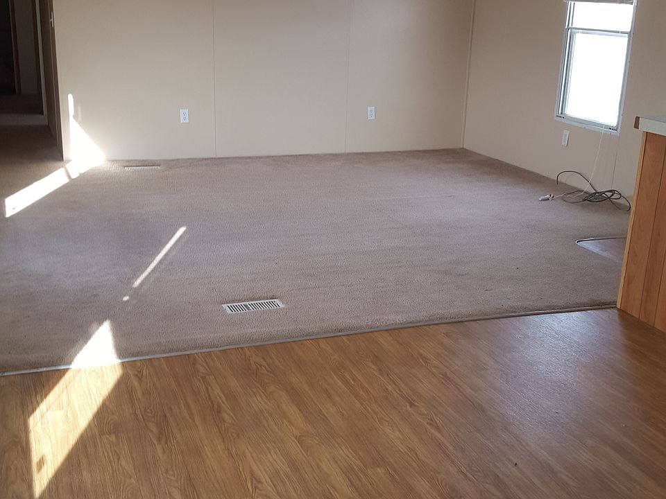 2nd image of 1925 E Murray St Lot 37