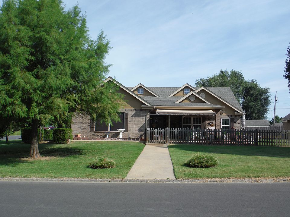1st image of 101 Hillside Dr