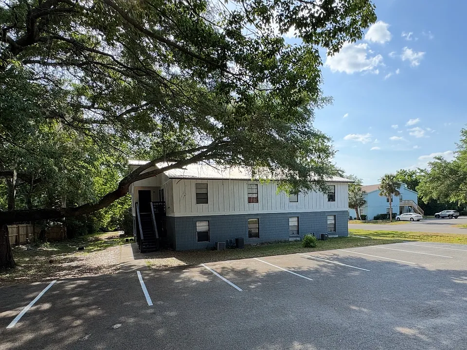 2361 SW 31st Pl #5