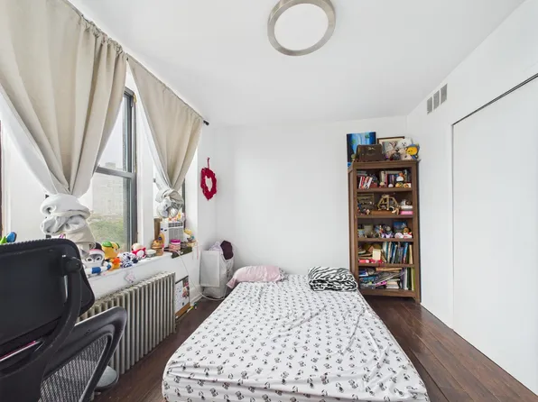 61 65th Street image 7 of 17