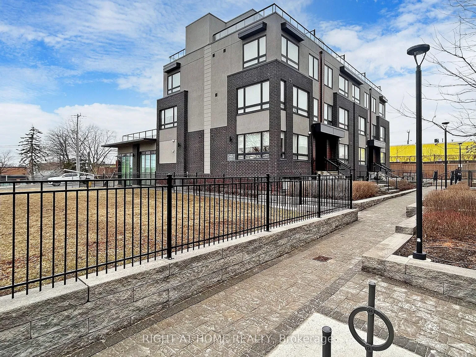 2 bed, $2,600 — Photo 2