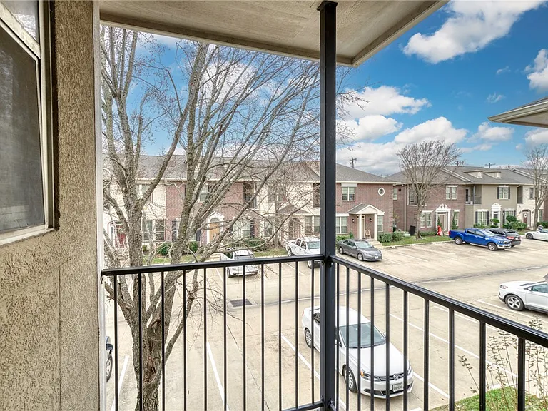136 Forest Dr — Photo 15