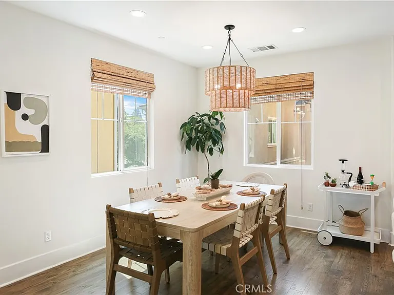 793 Banyan Way — Photo 4