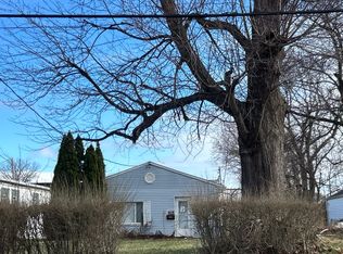 1401 E 289th St, Wickliffe, OH 44092