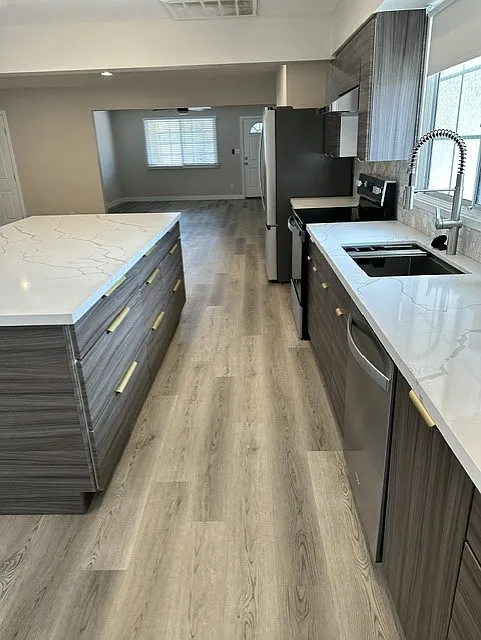 4 bed, 2046 sqft, $2,980 — Photo 2